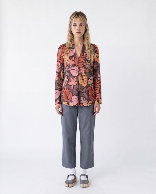 Blusa de jersey estampada floral con botones y puños de manga larga