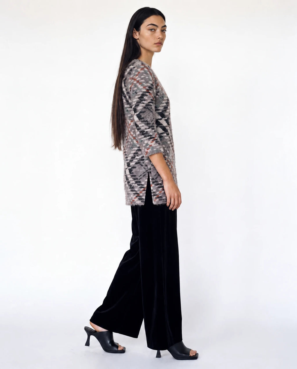 Jersey de cuadros con manga tres cuartos y cuello en V, gris y negro