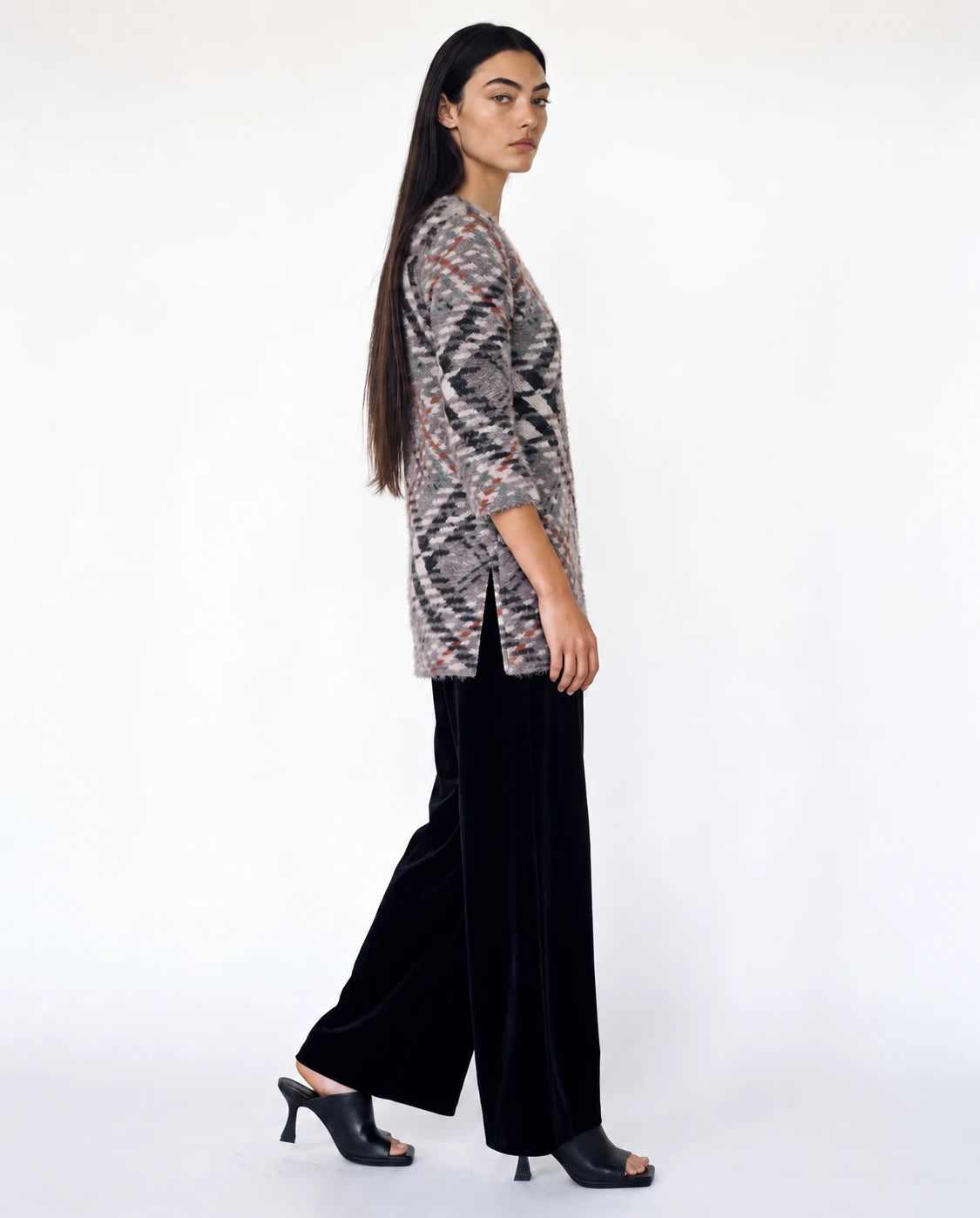 Jersey de cuadros con manga tres cuartos y cuello en V, gris y negro
