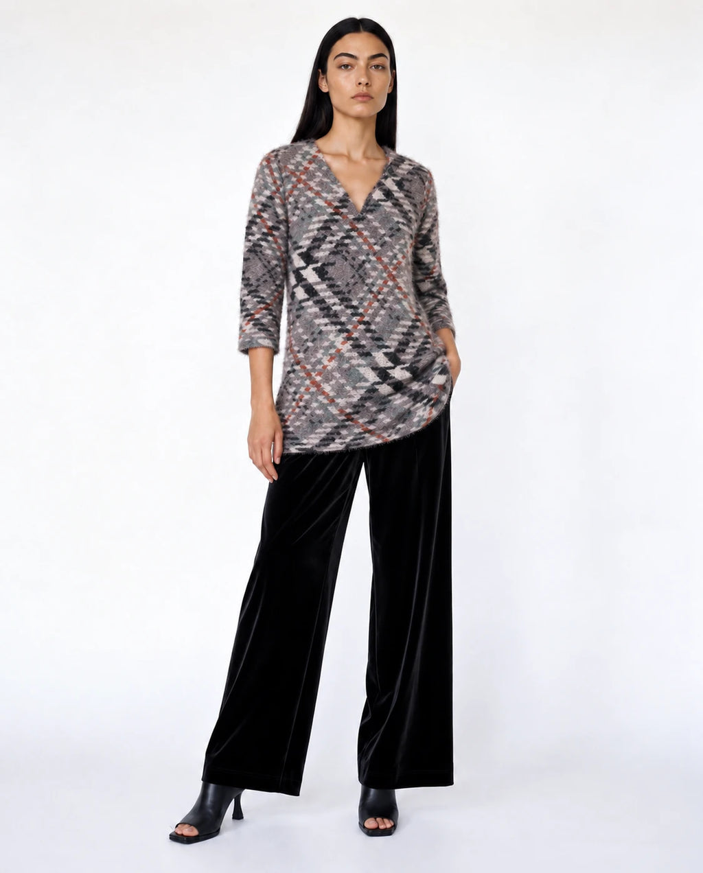 Pantalón de terciopelo negro de pierna ancha con botones delanteros y dobladillo recto