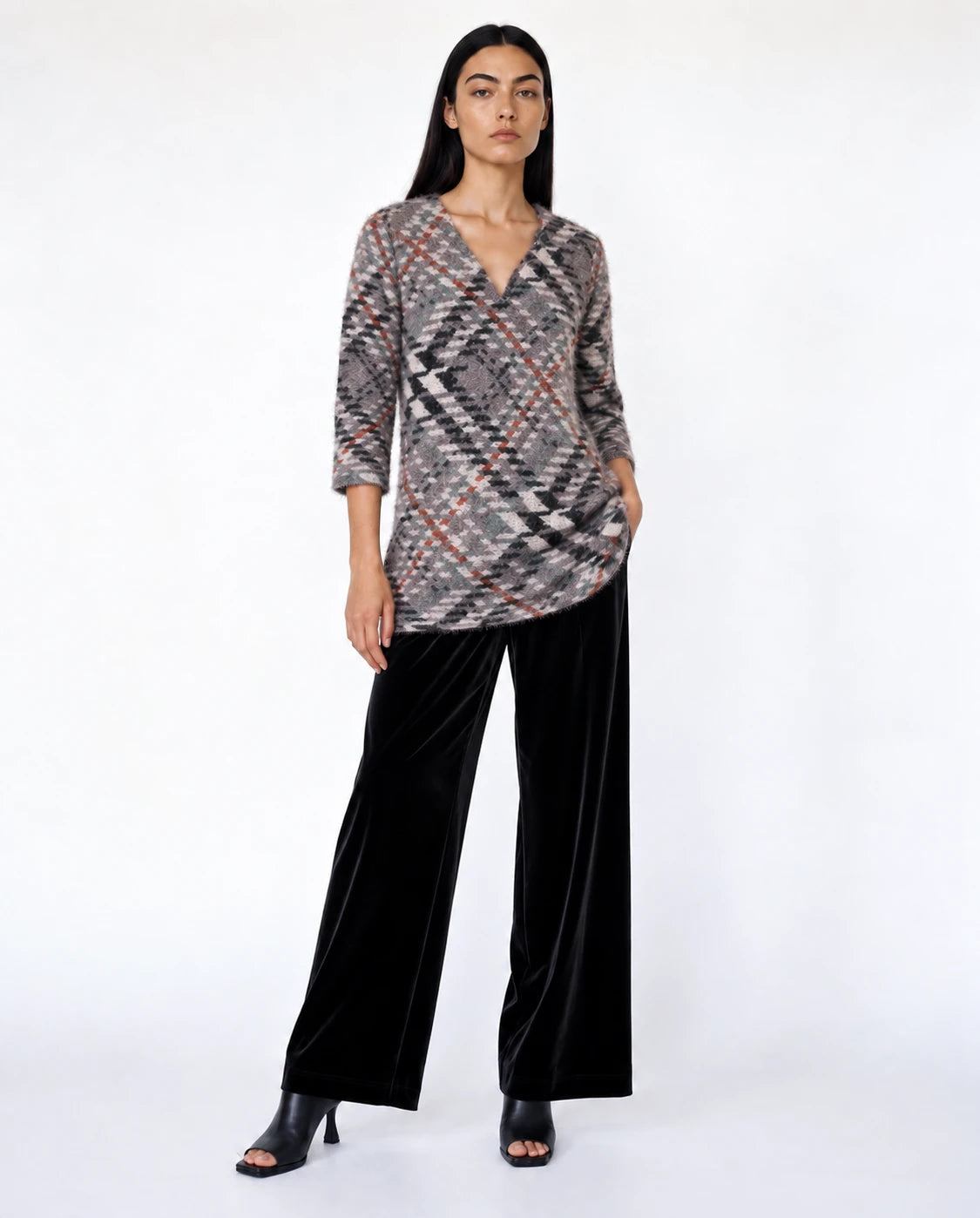 Pantalón de terciopelo negro de pierna ancha con botones delanteros y dobladillo recto