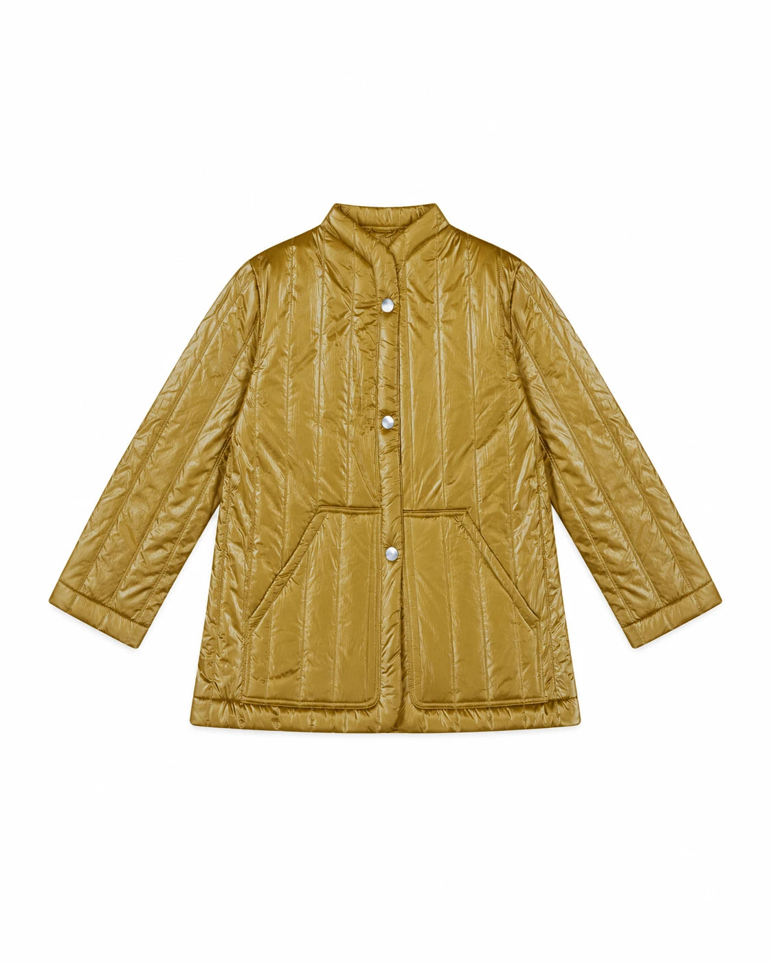 Chaqueta corta acolchada ocre con botones y acolchado con pespuntes verticales.