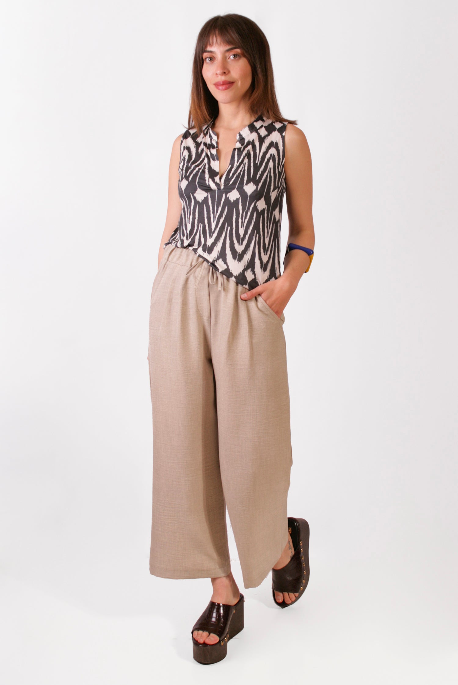 TOP ESCOTE MAO SAHARA