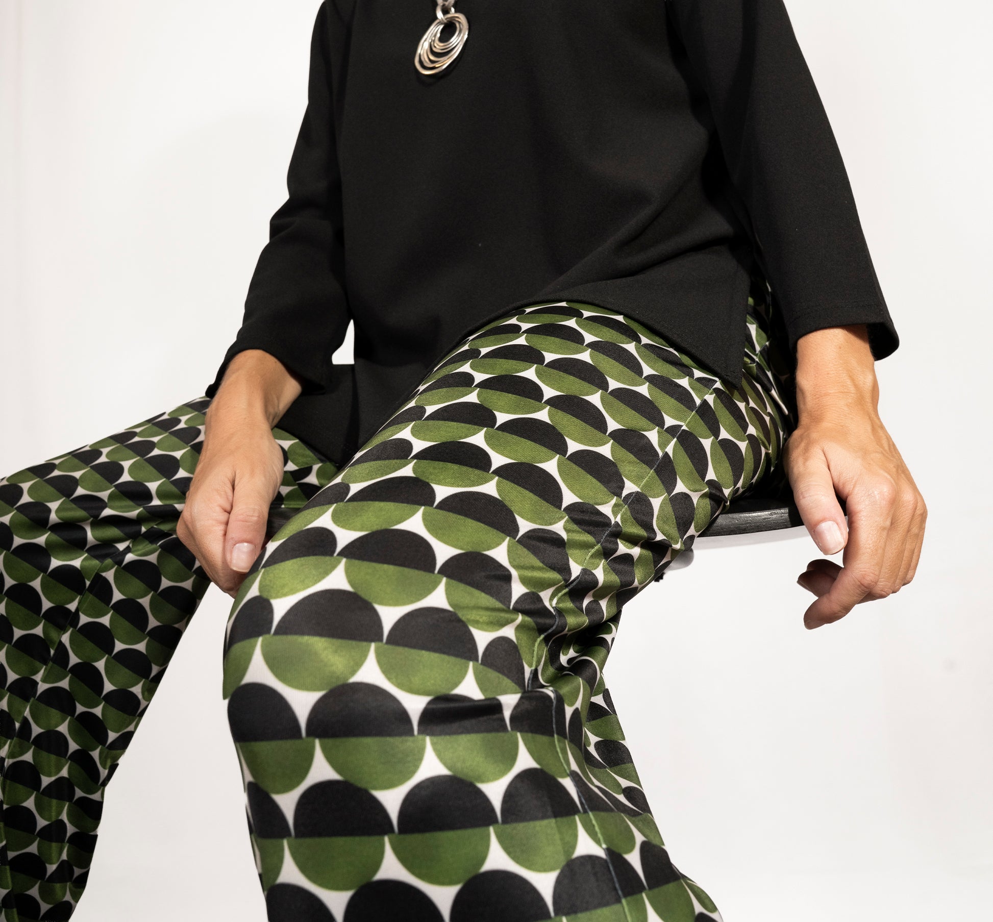 pantalón bolas verde